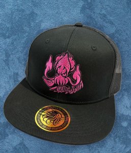 画像1: BAD SQUID 2nd  フラットCAP『横抱き』PINK 刺繍 (1)